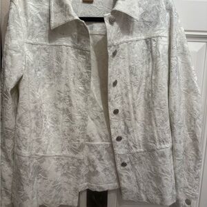 Women's White Embossed Floral Jacket peck and peck size 8
